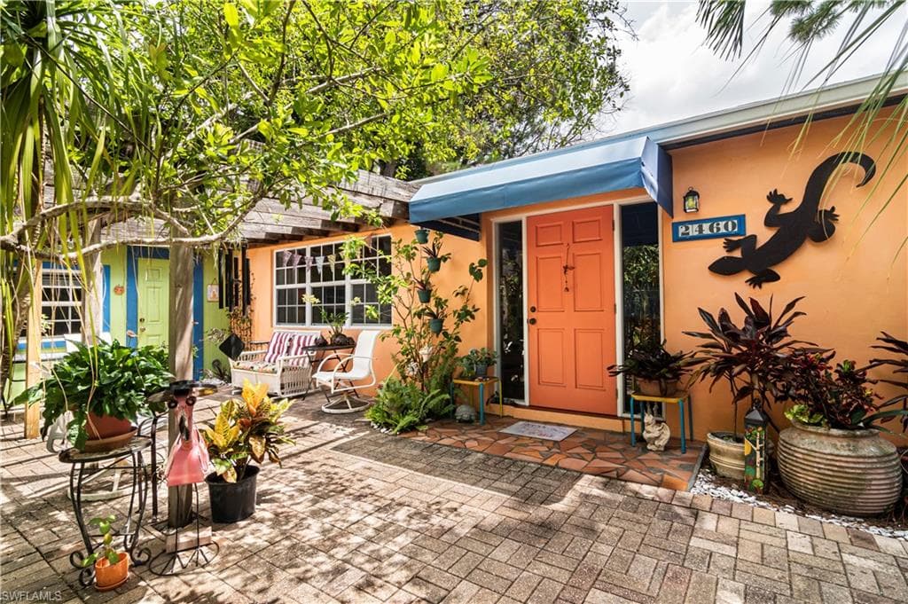 2460 14th ST N NAPLES, FL 34103