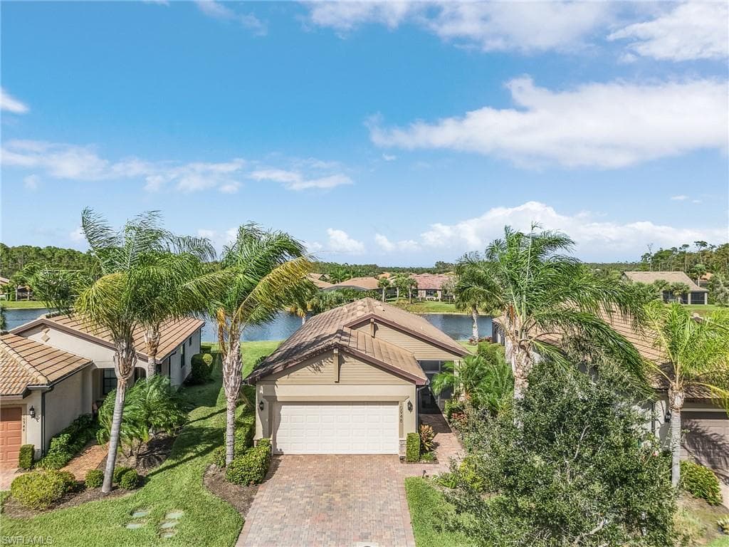 10948 Clarendon ST FORT MYERS, FL 33913