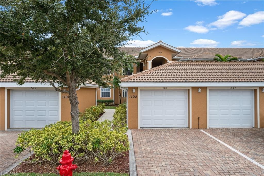 1102 Winding Pines CIR 104 CAPE CORAL, FL 33909