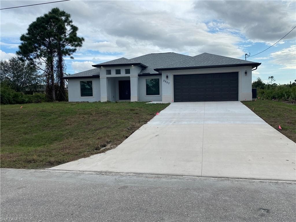 2507 32nd ST SW LEHIGH ACRES, FL 33976