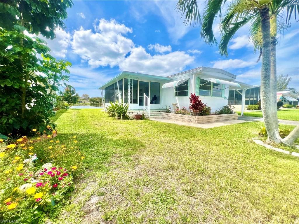 257 Cape Sable DR NAPLES, FL 34104