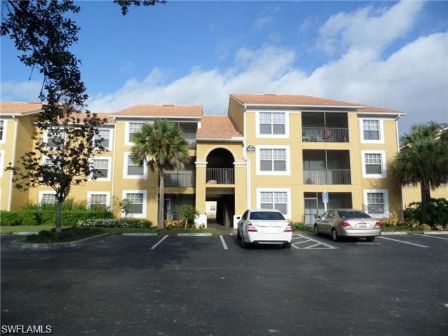 7975 Preserve CIR 1013 NAPLES, FL 34119