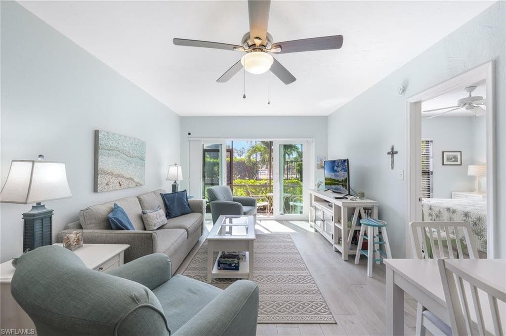 46 Manor TER 8-106 MARCO ISLAND, FL 34145