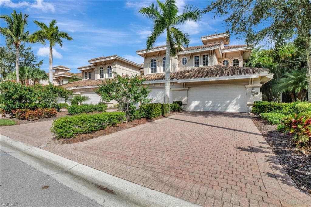 3185 Aviamar CIR 202 NAPLES, FL 34114