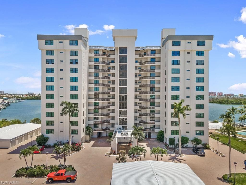 18120 San Carlos BLVD 404 FORT MYERS BEACH, FL 33931