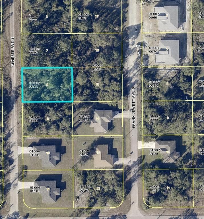 525 Genesee AVE S LEHIGH ACRES, FL 33974