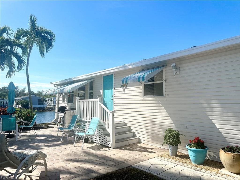 388 Leopard LN 388 NAPLES, FL 34114