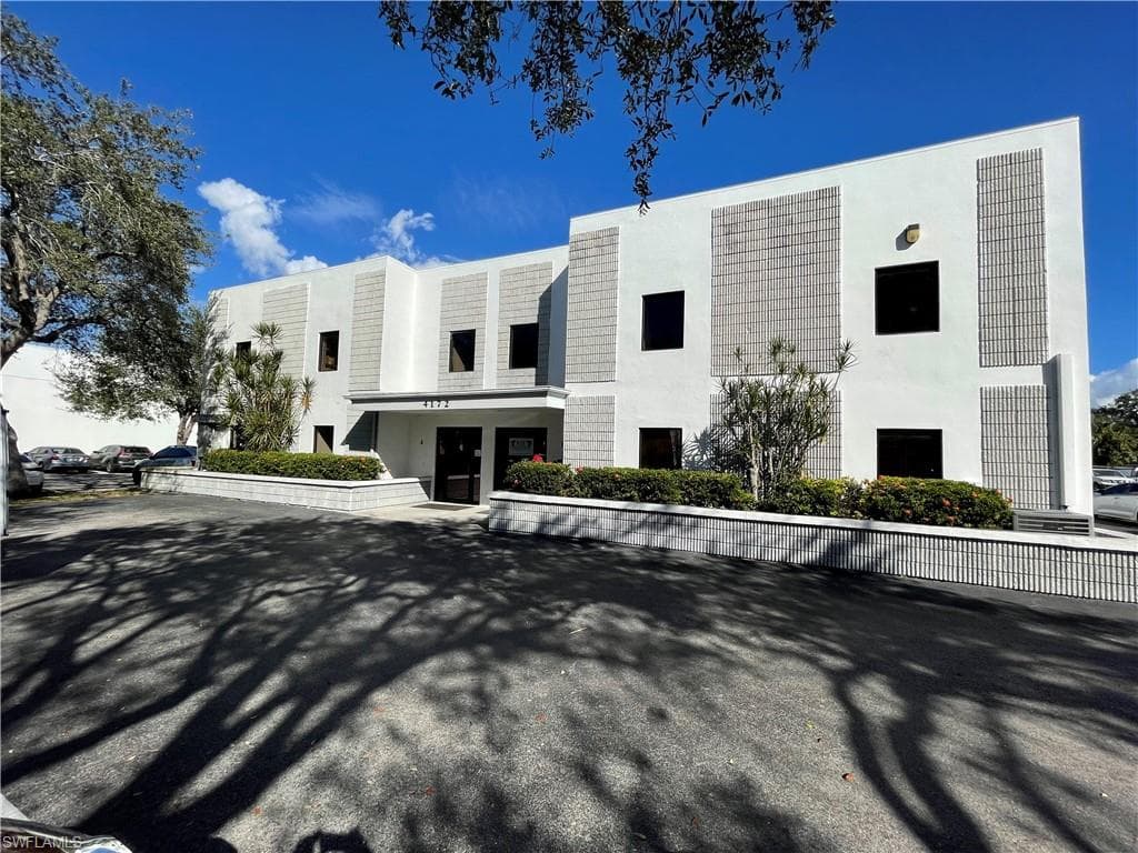 4172 Corporate SQ A NAPLES, FL 34104