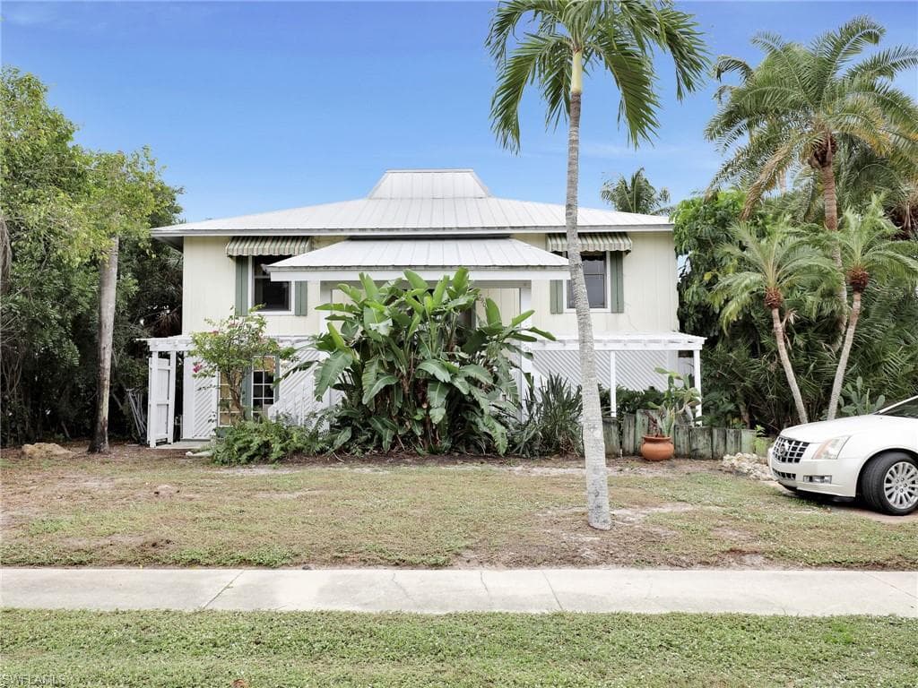 1790 Maywood CT MARCO ISLAND, FL 34145