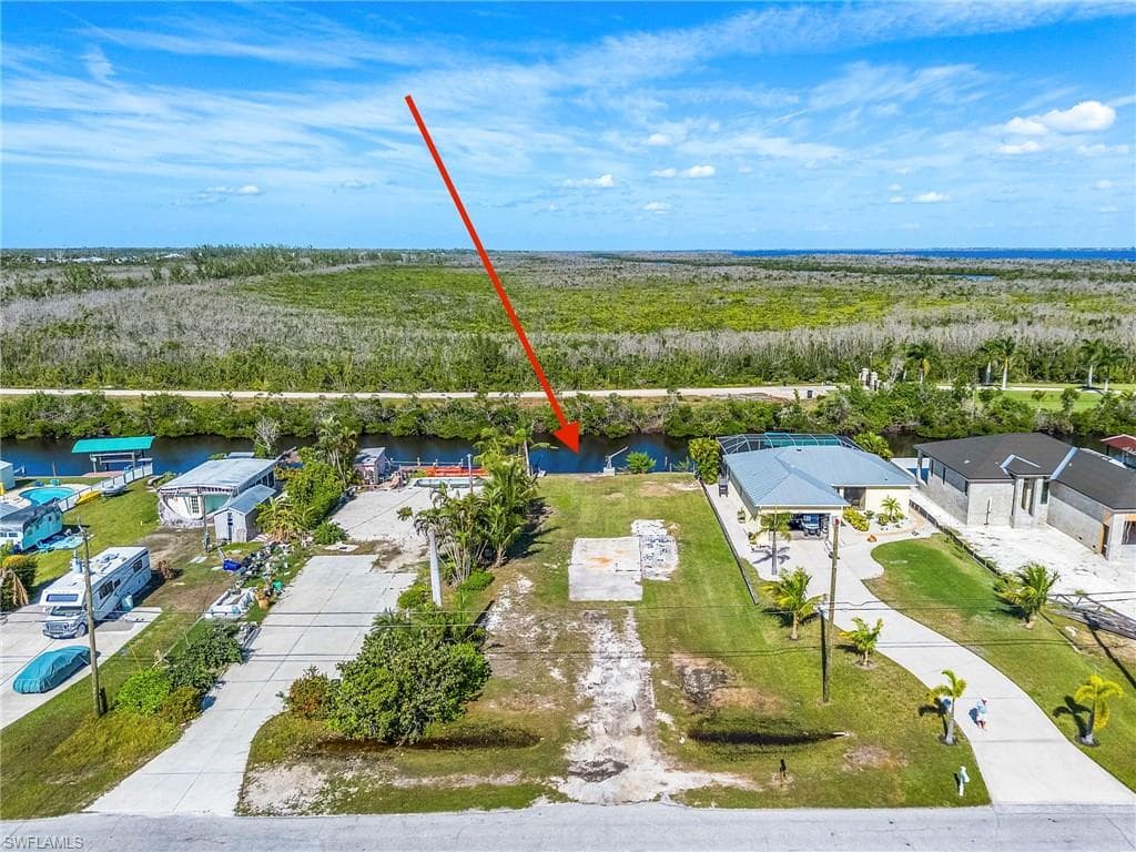 3024 EIGHTH AVE ST. JAMES CITY, FL 33956