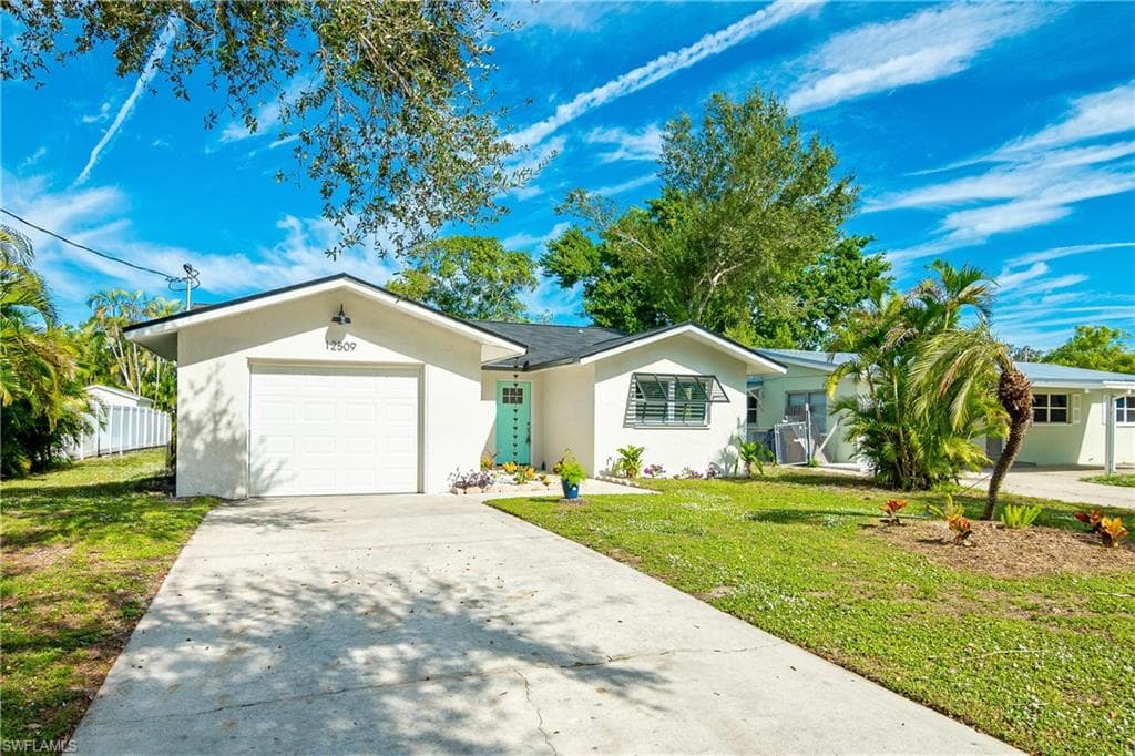 12509 Davis BLVD FORT MYERS, FL 33905