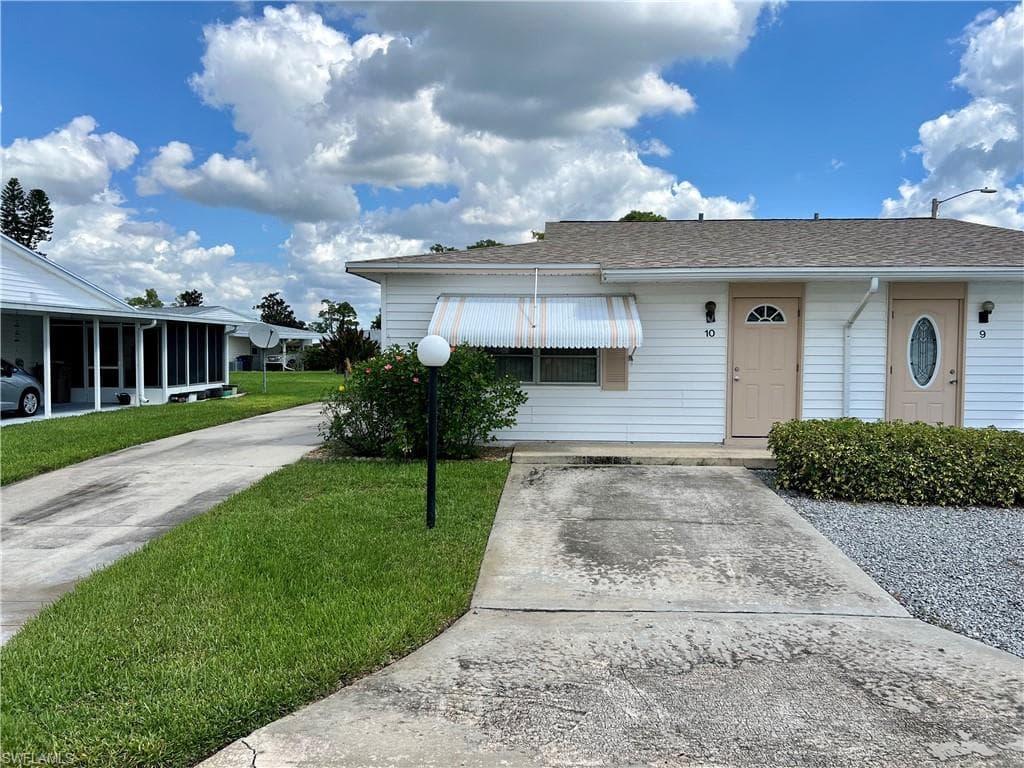 10 Dawn Flower CIR LEHIGH ACRES, FL 33936
