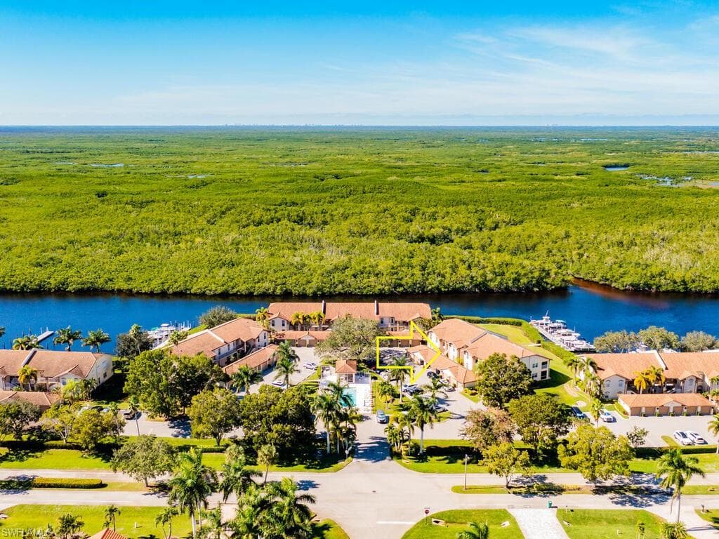 218 Newport DR 701 NAPLES, FL 34114