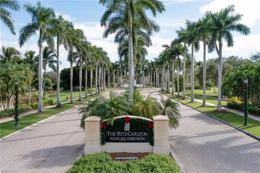 2738 Tiburon BLVD E B-401 NAPLES, FL 34109