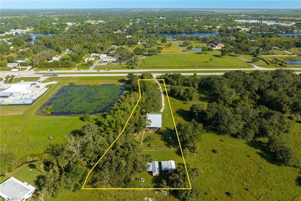 21630 Palm Beach BLVD ALVA, FL 33920