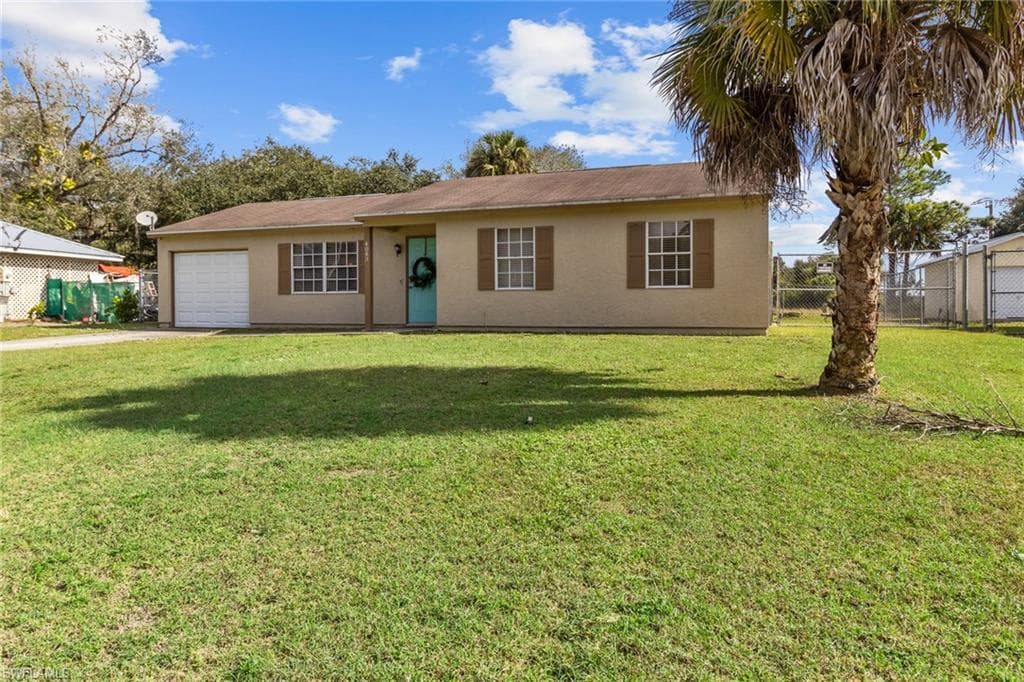 4043 E Sunflower CIR LABELLE, FL 33935