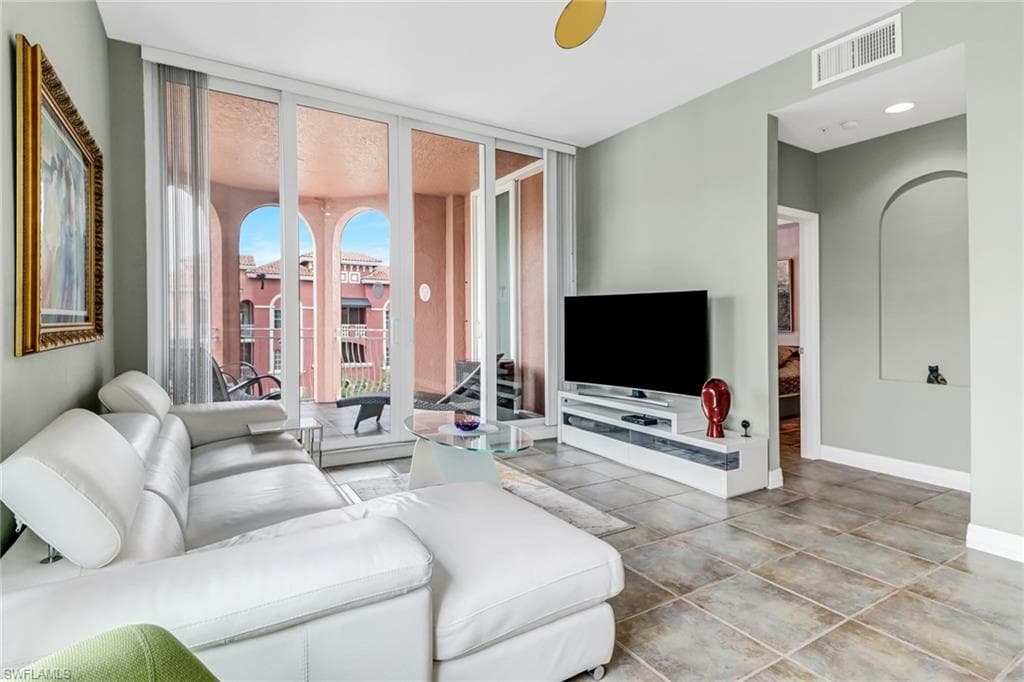 410 Bayfront PL 2501 NAPLES, FL 34102