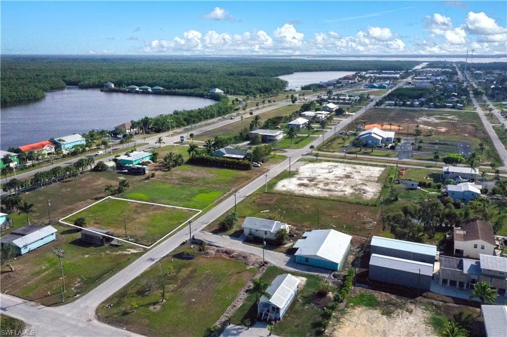 508 Buckner AVE N EVERGLADES CITY, FL 34139