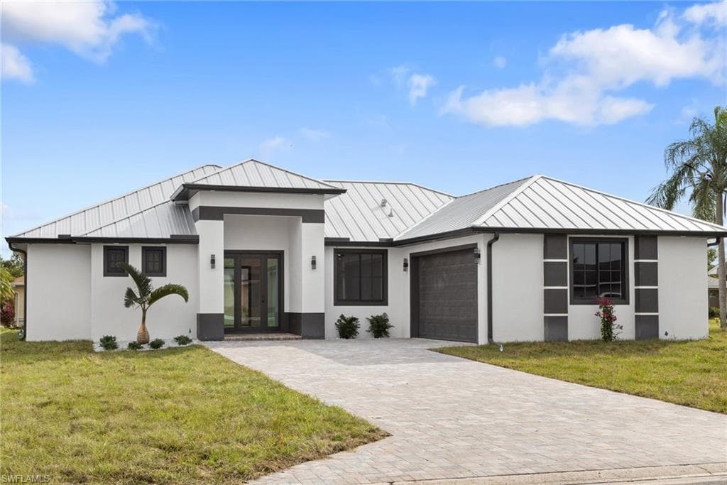 24 Crestwood CIR S LEHIGH ACRES, FL 33963