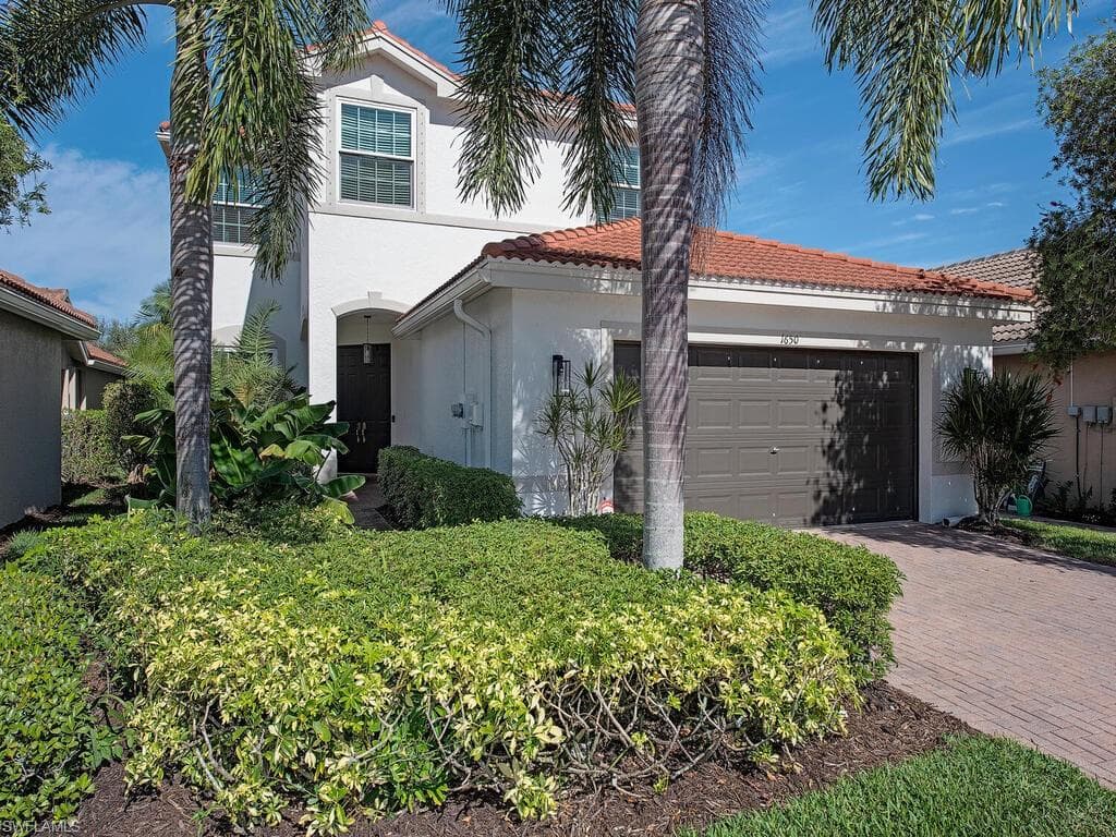 1650 Triangle Palm TER NAPLES, FL 34119