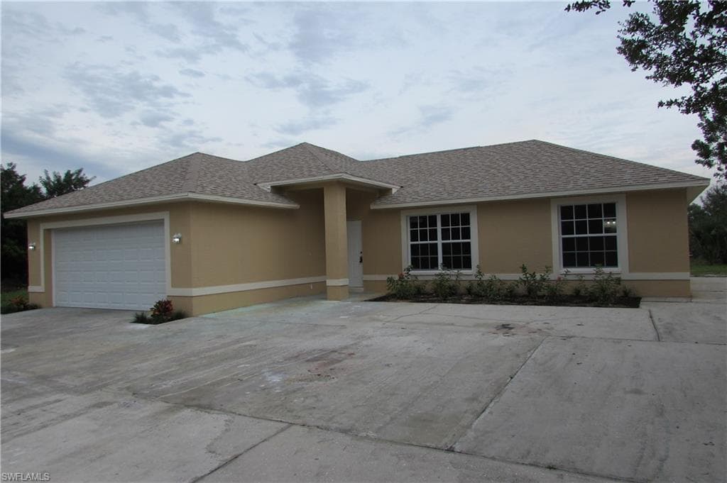 1412 Henry AVE LEHIGH ACRES, FL 33972