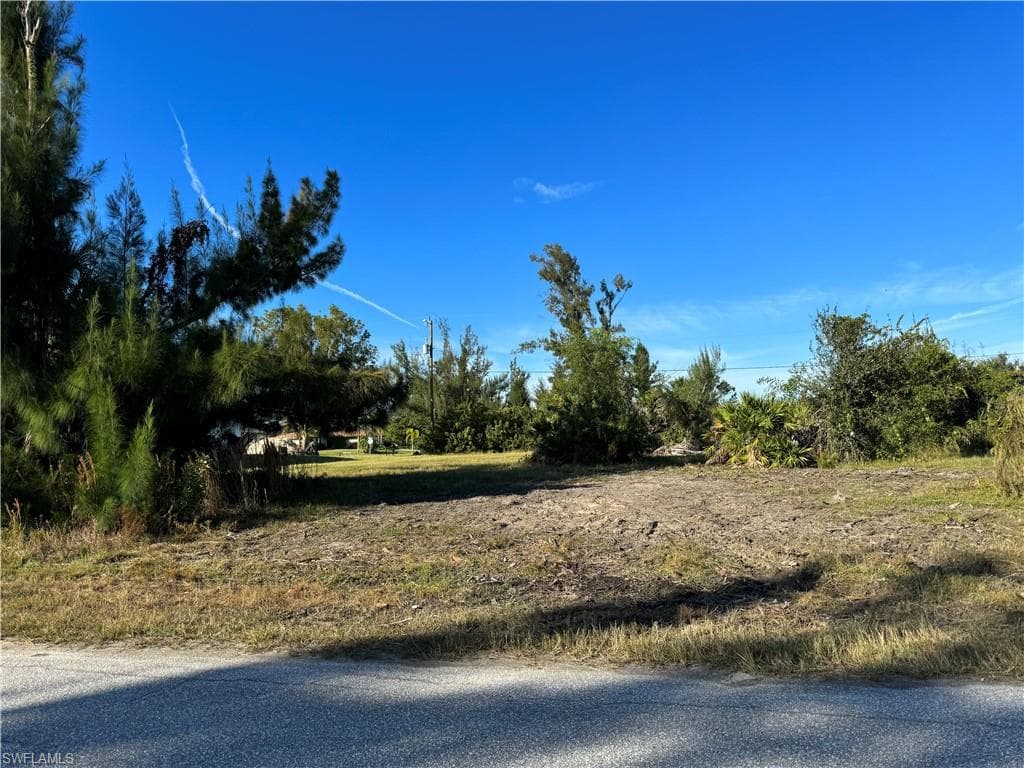 2709 11th ST CAPE CORAL, FL 33993