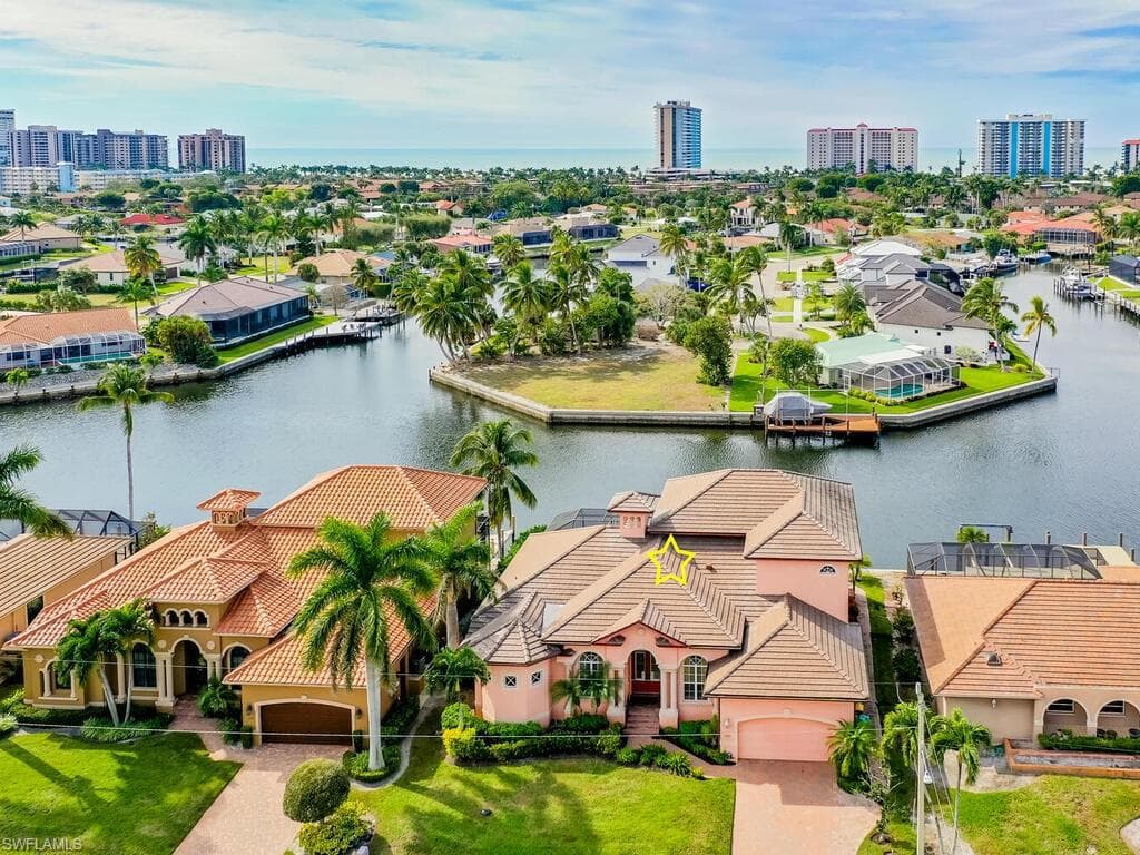 240 Copperfield CT MARCO ISLAND, FL 34145