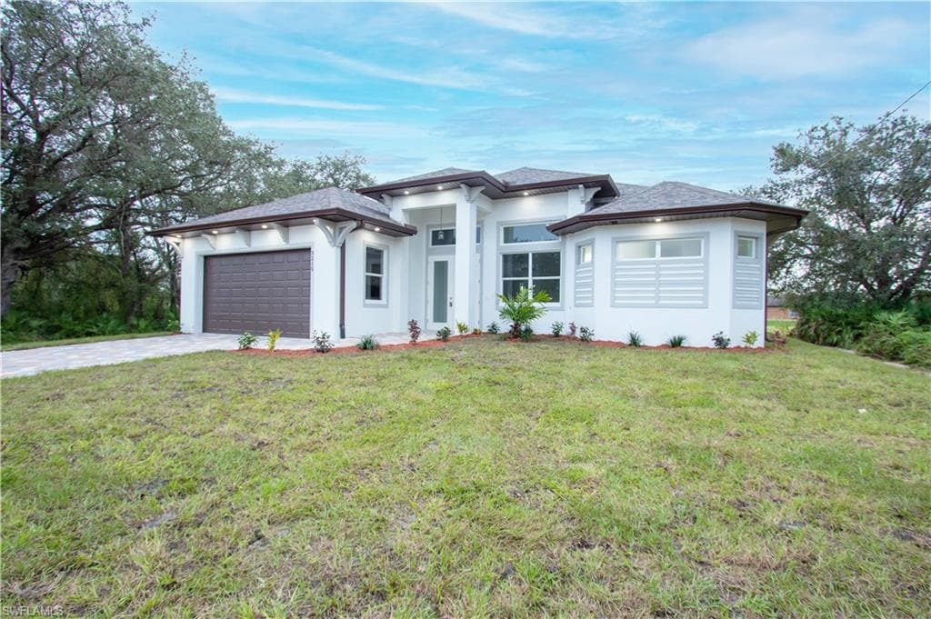 3215 3rd ST W LEHIGH ACRES, FL 33971