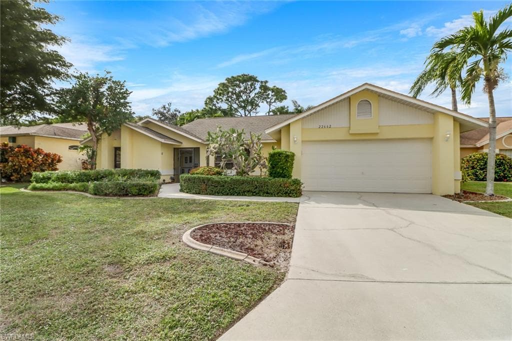 22662 Forest View DR ESTERO, FL 33928