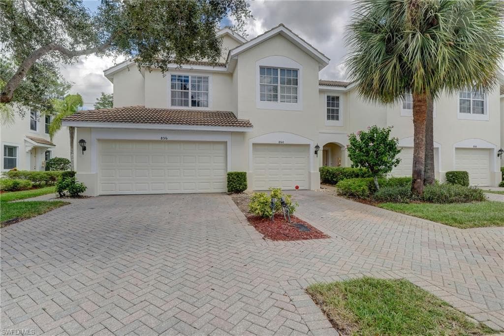 856 Hampton CIR 166 NAPLES, FL 34105