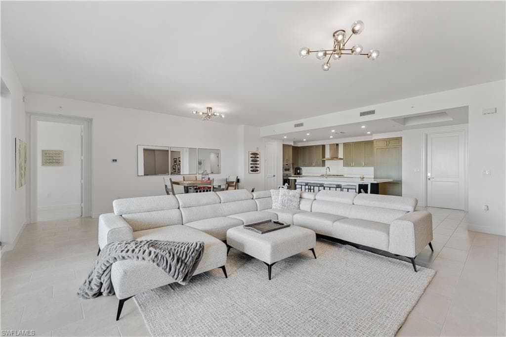 1125 Central AVE 463 NAPLES, FL 34102