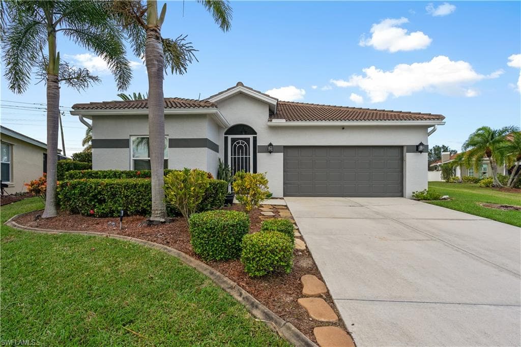 11194 Lakeland CIR FORT MYERS, FL 33913