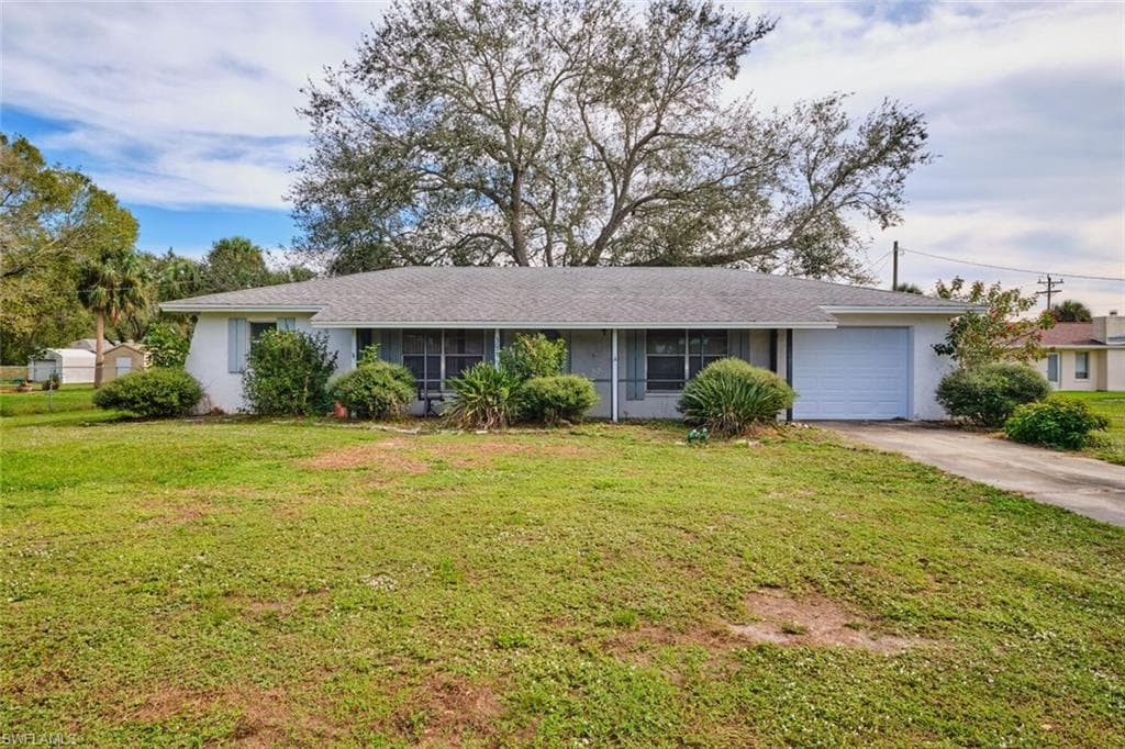 302 Thompson AVE LEHIGH ACRES, FL 33936