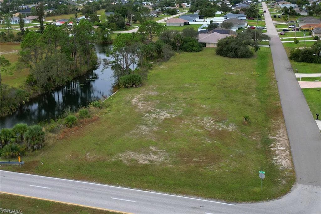 1610 NE 33rd LN CAPE CORAL, FL 33909