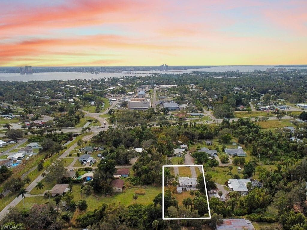 180 Abbey LN NORTH FORT MYERS, FL 33917