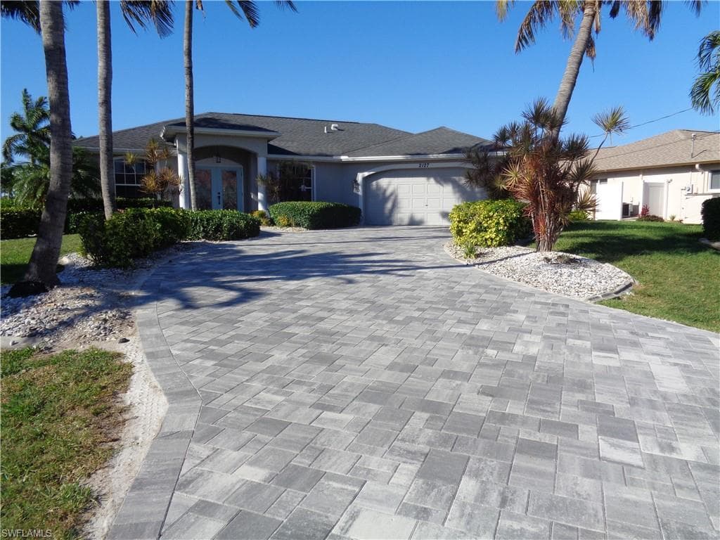 2127 SW 52nd LN CAPE CORAL, FL 33914