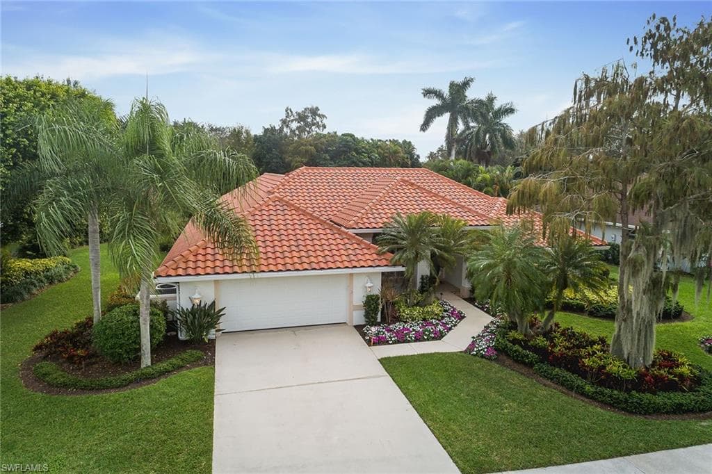 6926 Wellington DR NAPLES, FL 34109