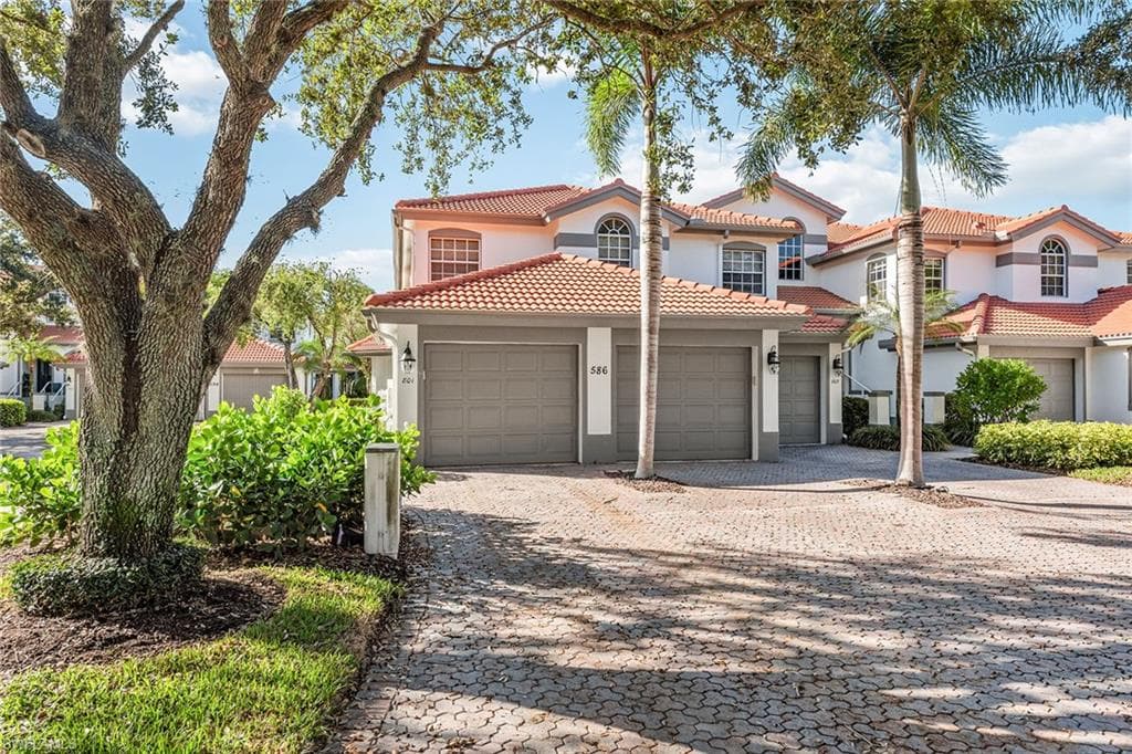 586 Laguna Royale BLVD 801 NAPLES, FL 34119