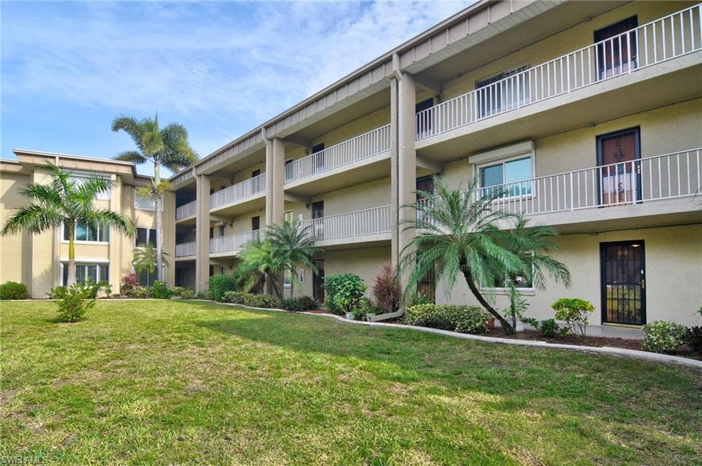 2264 Winkler AVE 114 FORT MYERS, FL 33901
