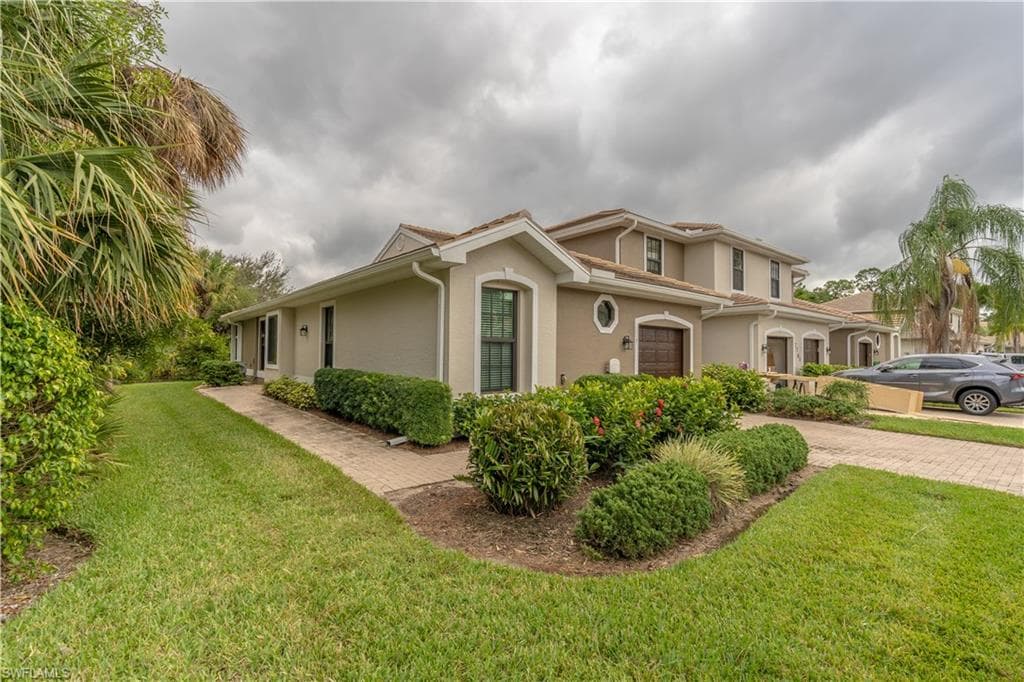 7785 Woodbrook CIR NAPLES, FL 34104