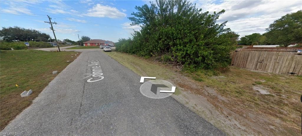 2517 23rd ST SW LEHIGH ACRES, FL 33976