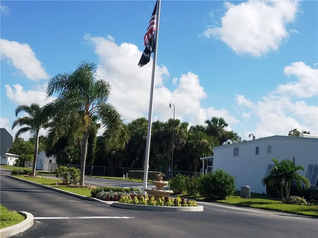 7 Jasper DR NAPLES, FL 34114