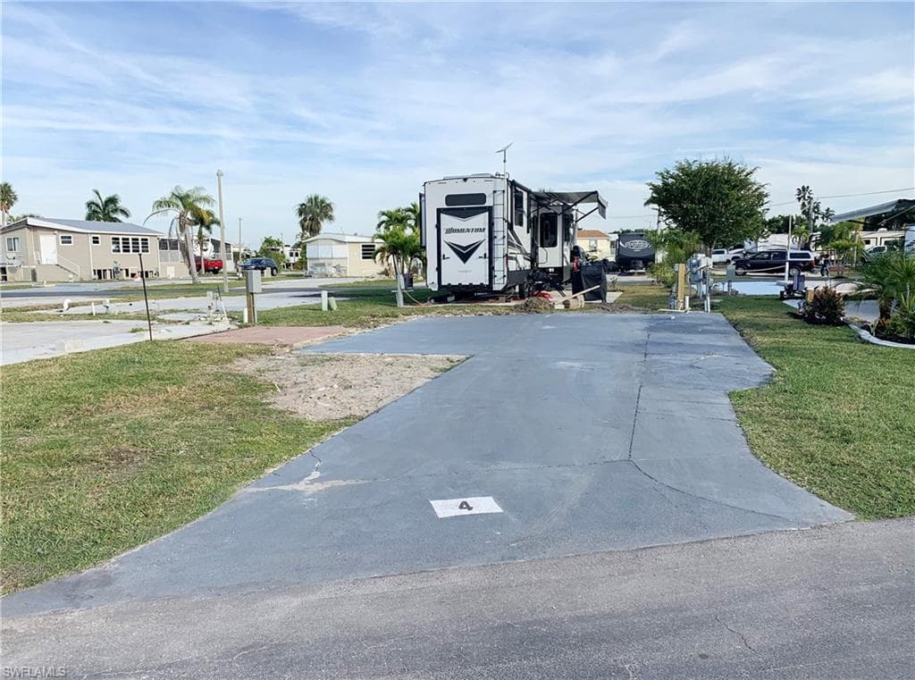 19681 #4B Summerlin RD FORT MYERS, FL 33908
