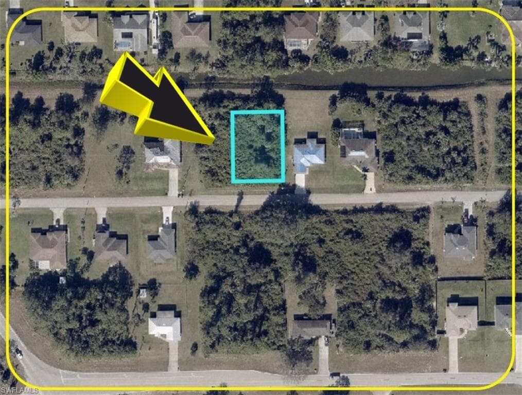 813 Porter ST E LEHIGH ACRES, FL 33974