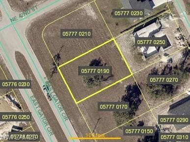 4137 E Gator CIR CAPE CORAL, FL 33909