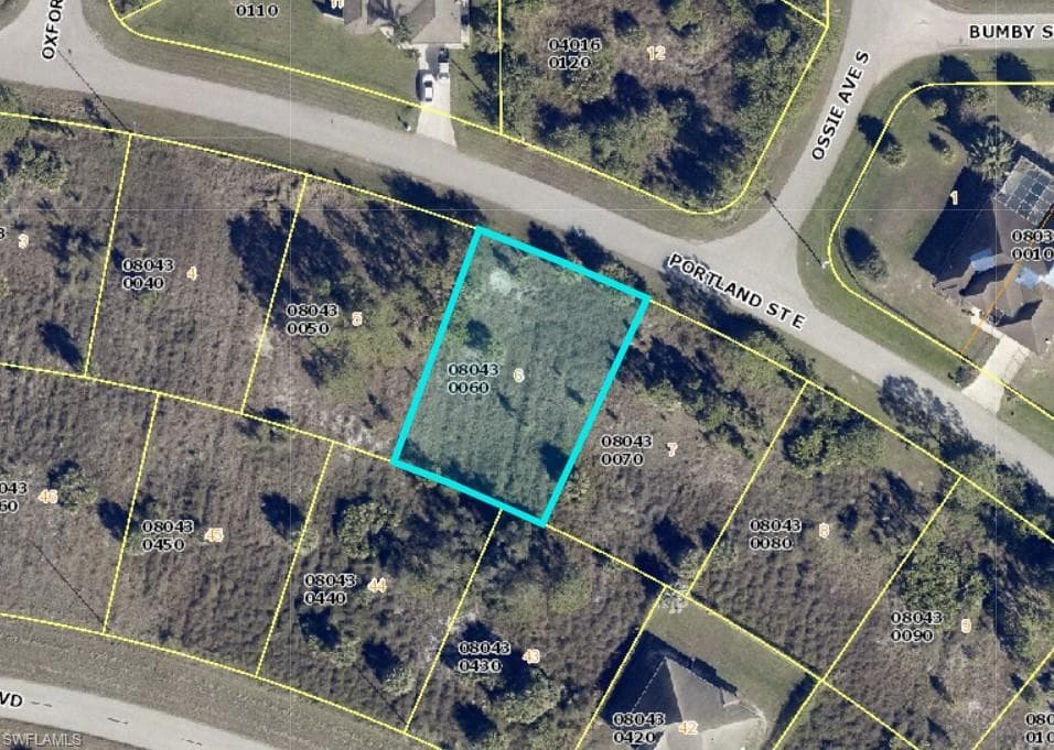 826 Portland ST E LEHIGH ACRES, FL 33974
