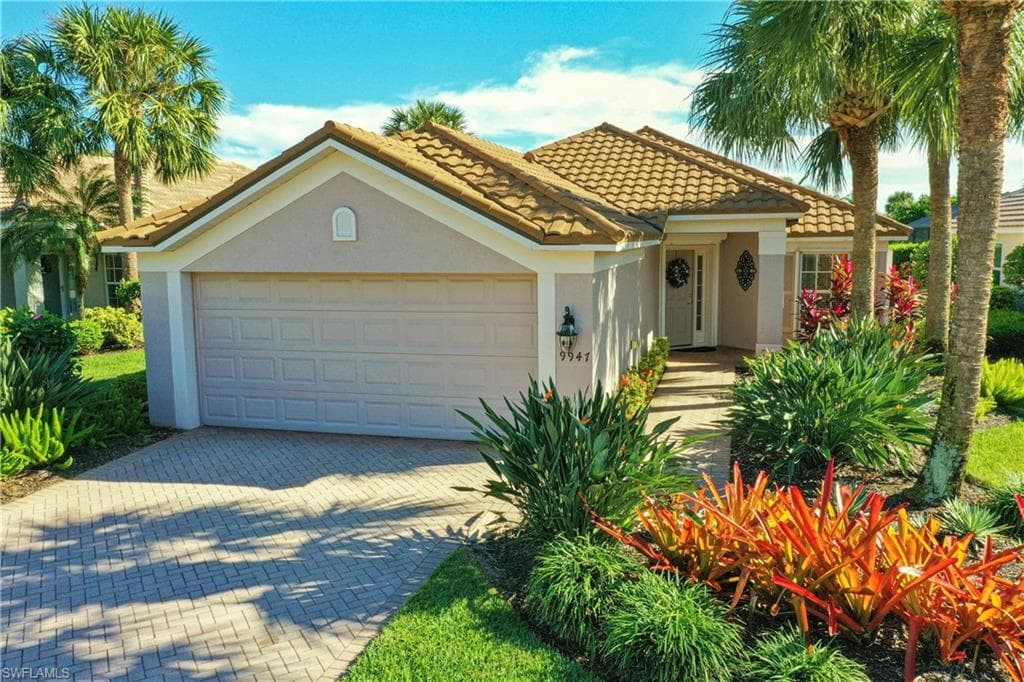 9947 HORSE CREEK RD FORT MYERS, FL 33913