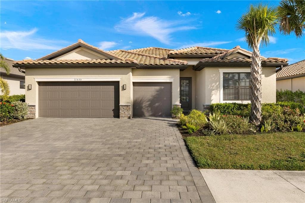 11535 Canopy LOOP FORT MYERS, FL 33913