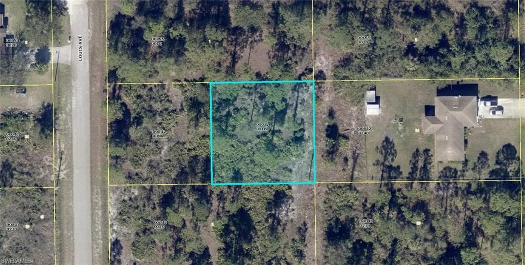 324 Louis AVE LEHIGH ACRES, FL 33936