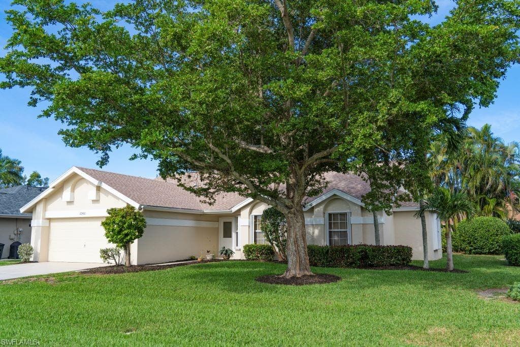 22460 Fountain Lakes BLVD ESTERO, FL 33928